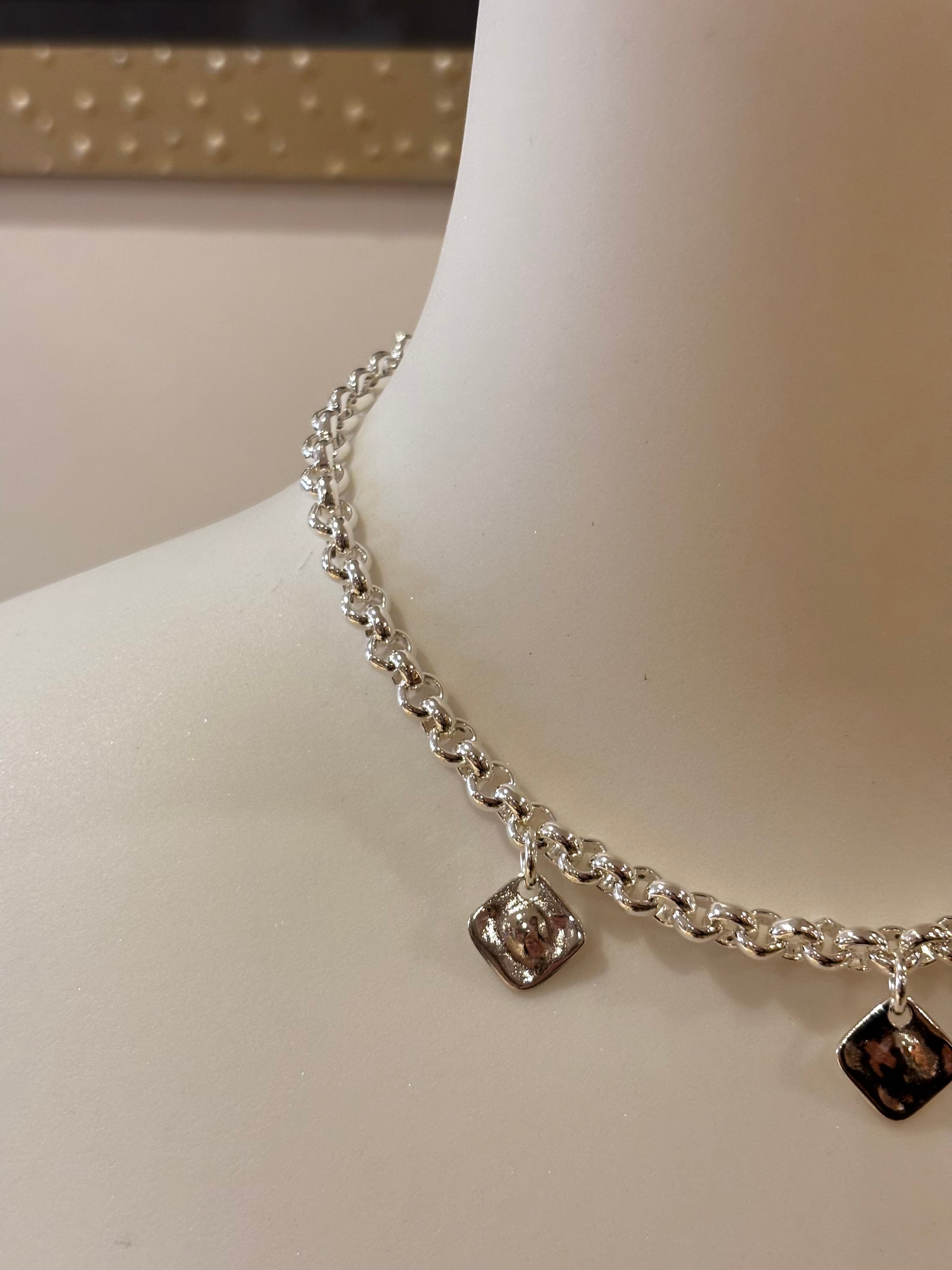 Collier ras de cou Scudo